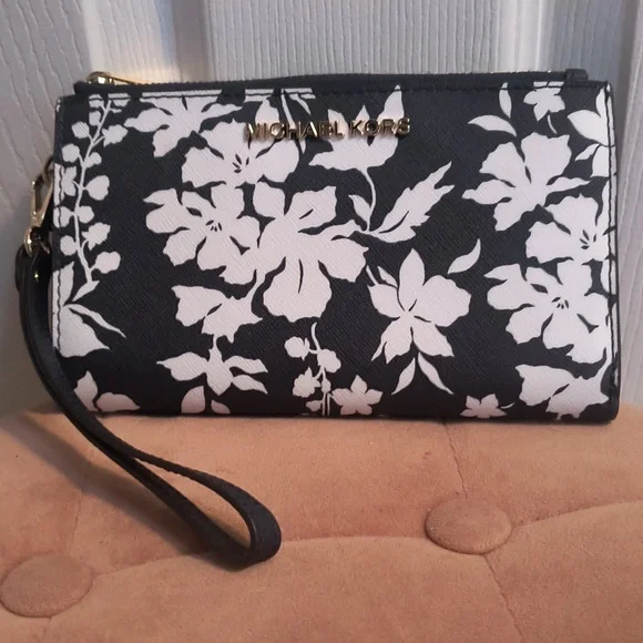 Michael Kors Jet Set Navy Floral Double Zip Wristlet - Picture 2 of 13